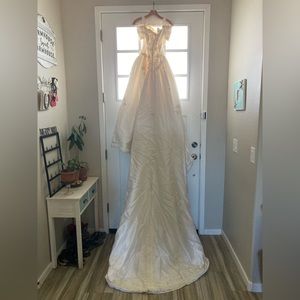 Wedding dress: size 14 white, 100% pure hand woven silk, beautiful detail.